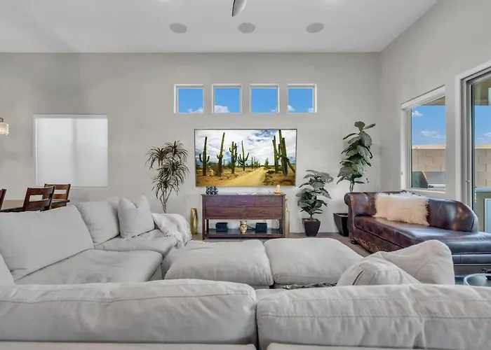Foothills With Pool & Hot Tub Holiday home Tucson