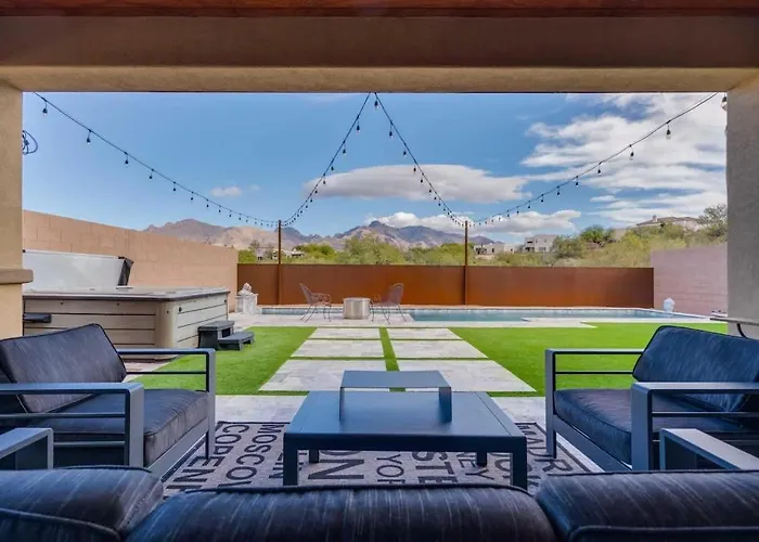 Foothills With Pool & Hot Tub