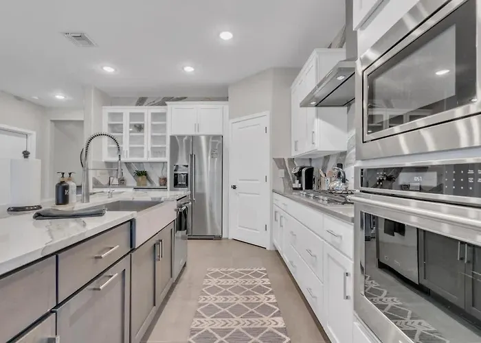 Foothills With Pool & Hot Tub Holiday home
