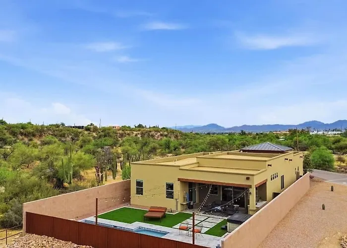 Foothills With Pool & Hot Tub
