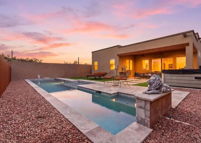 Foothills With Pool & Hot Tub Holiday home *