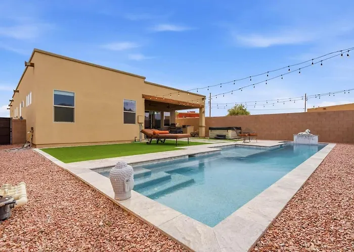 Foothills With Pool & Hot Tub