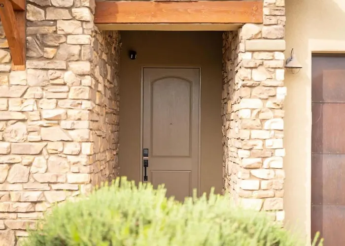 Foothills With Pool & Hot Tub Holiday home Tucson