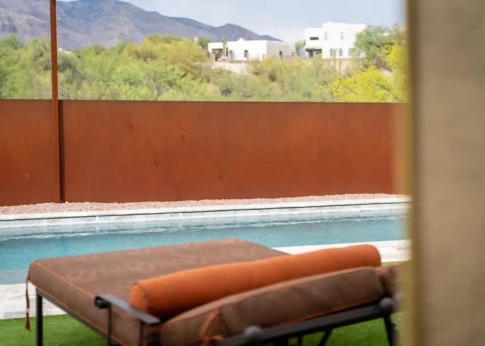 Foothills With Pool & Hot Tub